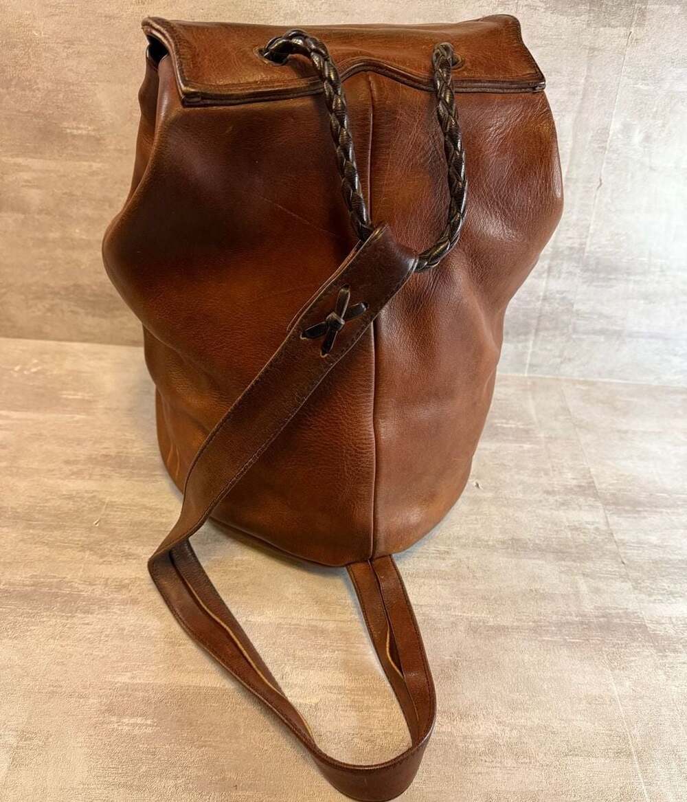 Vintage Handcrafted Fully Leather Backpack with Antler Button Clasp - Picture 4 of 14